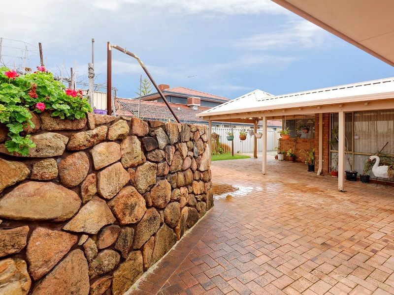 23 Devenish Way, Leeming WA 6149