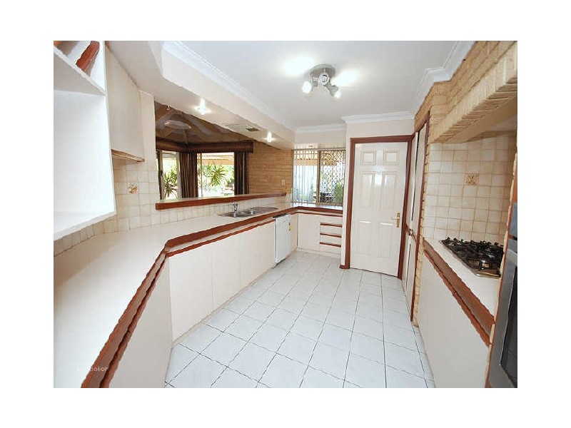 16 Bosworth Place, Leeming WA 6149