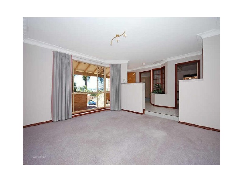 16 Bosworth Place, Leeming WA 6149