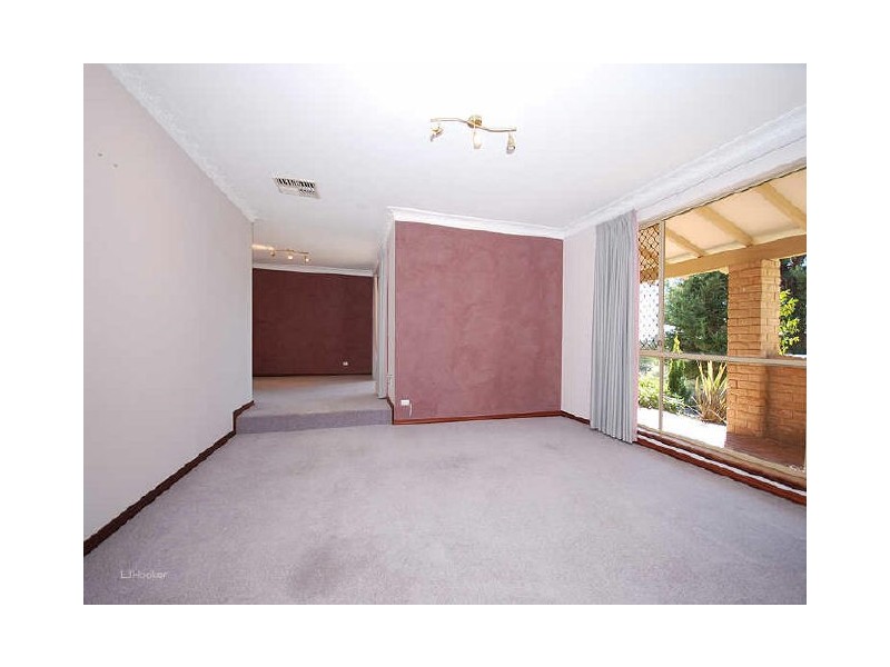 16 Bosworth Place, Leeming WA 6149