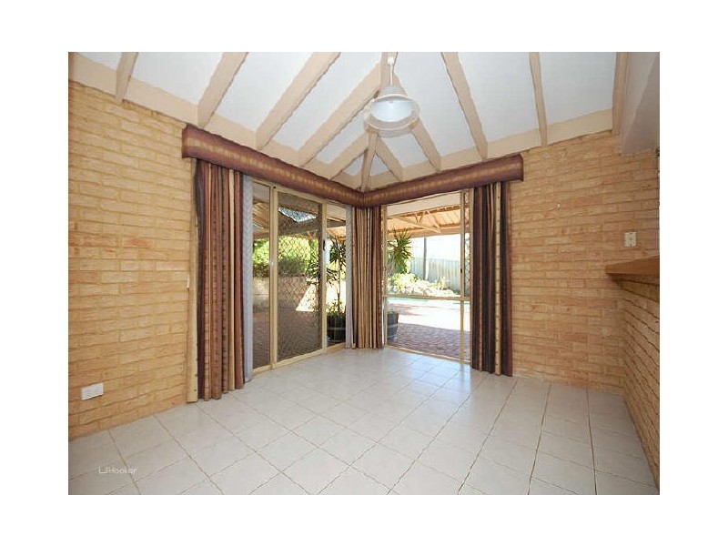16 Bosworth Place, Leeming WA 6149