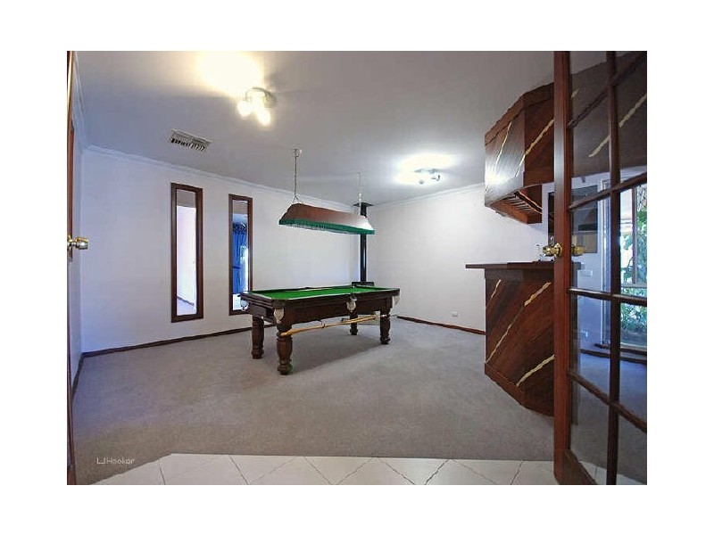 16 Bosworth Place, Leeming WA 6149