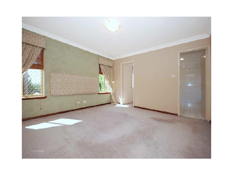 16 Bosworth Place, Leeming WA 6149
