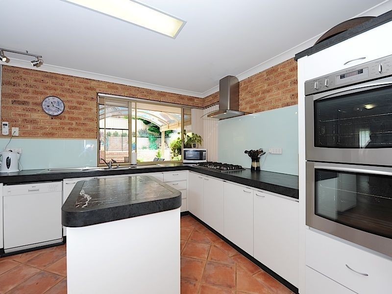 122 Beasley Road, Leeming WA 6149