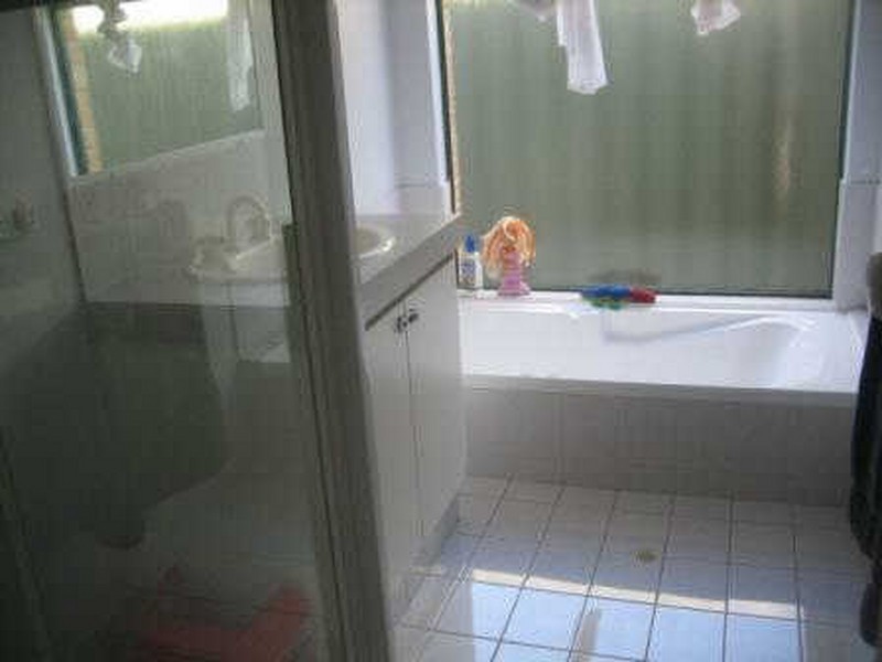 4 Molloy Circuit, Atwell WA 6164