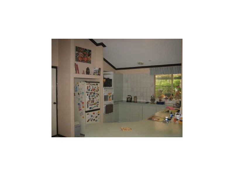 32 Kenby Chase, Wandi WA 6167