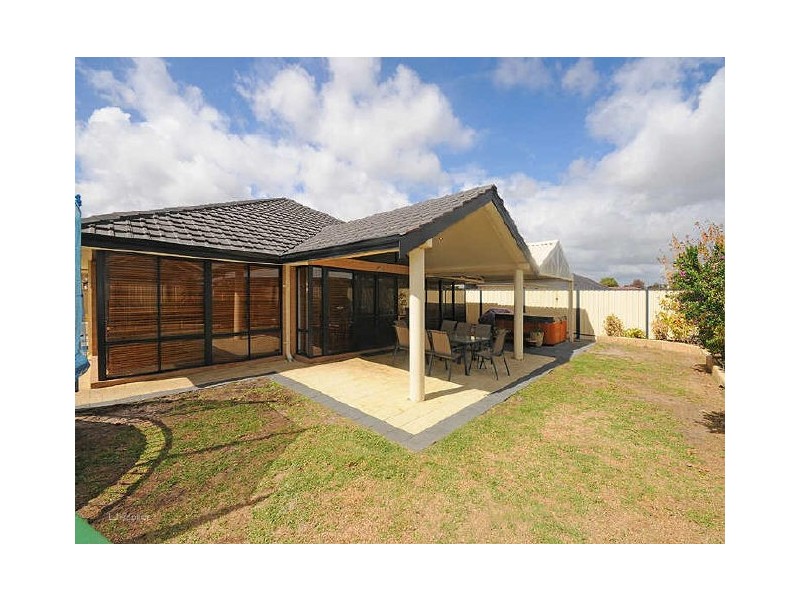 14 Beaumont Parkway, Success WA 6164