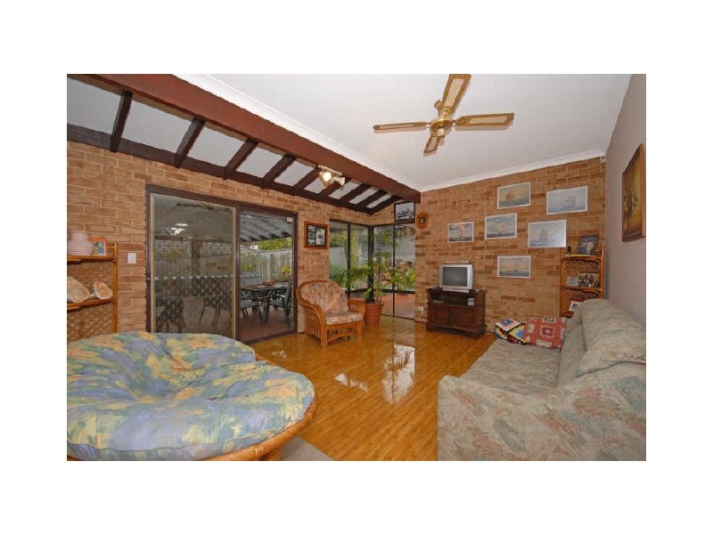 14 Harrington Crescent, Leeming WA 6149