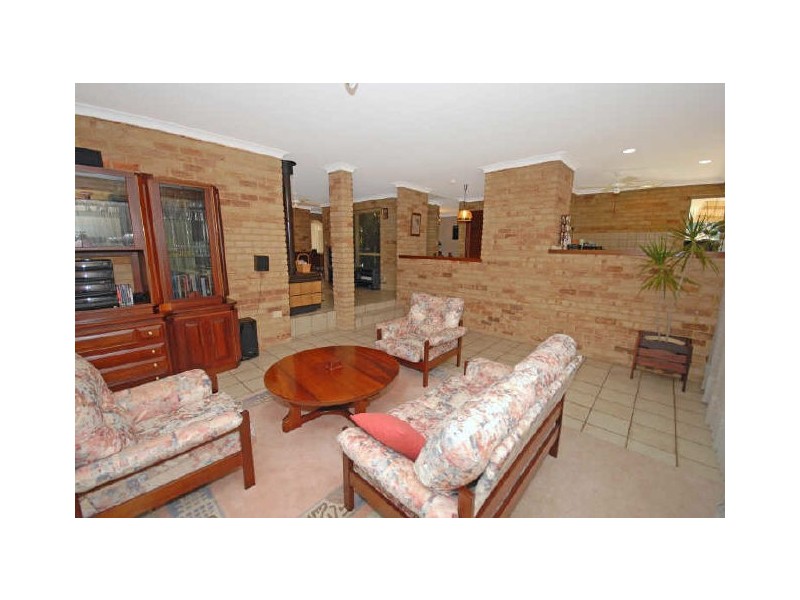 2 Leahy Court, Leeming WA 6149