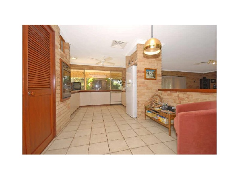 2 Leahy Court, Leeming WA 6149