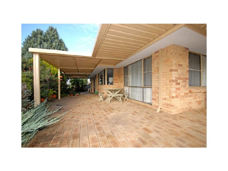 2 Leahy Court, Leeming WA 6149