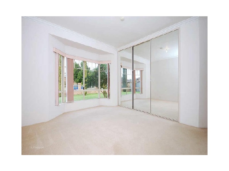 24 Greencroft Gardens, Leeming WA 6149