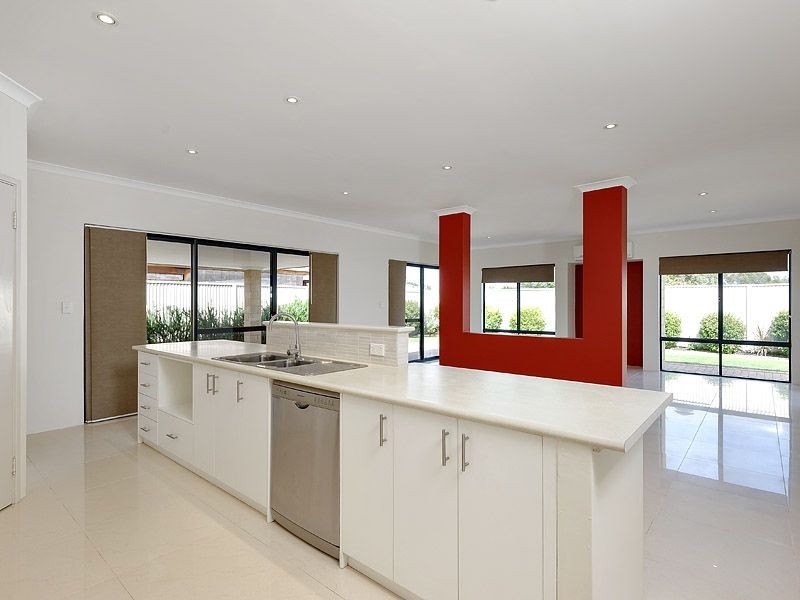 16 Heathcote Way, Bertram WA 6167