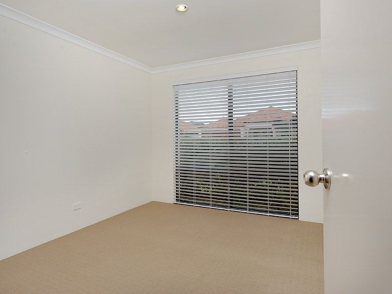 16 Heathcote Way, Bertram WA 6167