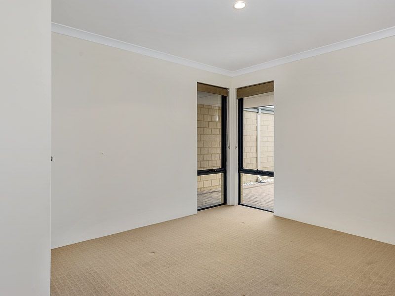 16 Heathcote Way, Bertram WA 6167