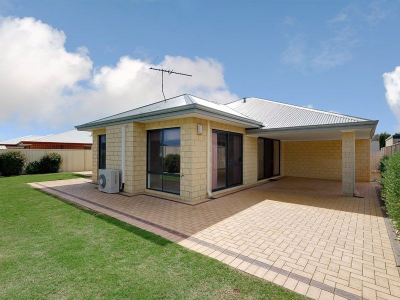 16 Heathcote Way, Bertram WA 6167