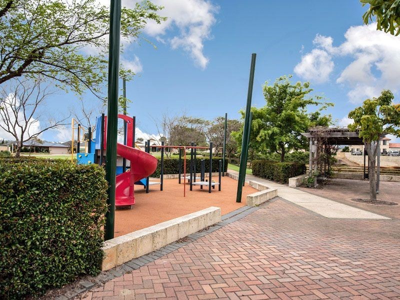 16 Heathcote Way, Bertram WA 6167