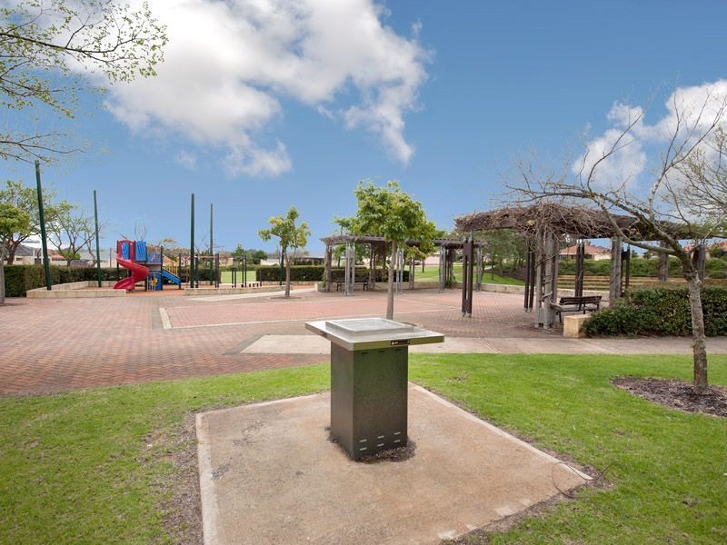 16 Heathcote Way, Bertram WA 6167