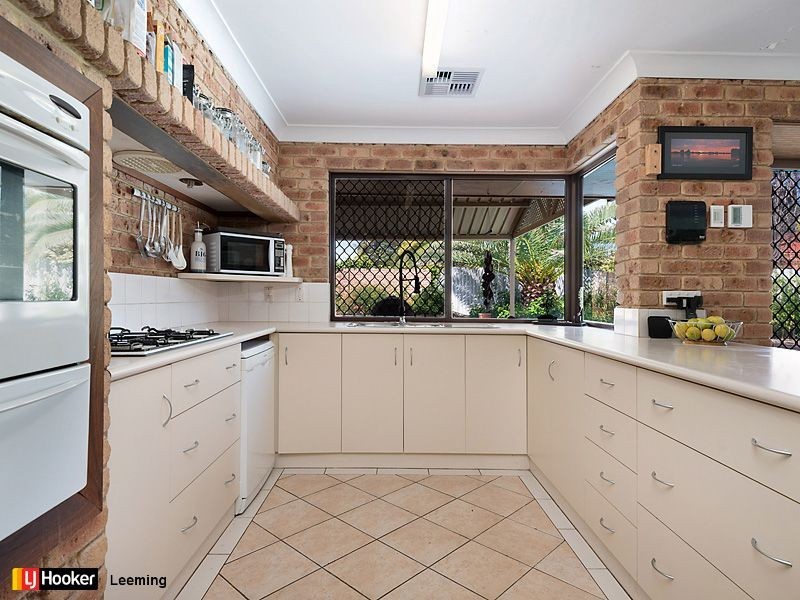 13 Rolland Court, Leeming WA 6149