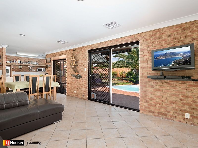 13 Rolland Court, Leeming WA 6149