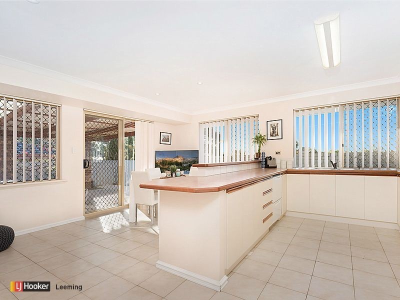 1 Gilchrist Avenue, Bibra Lake WA 6163