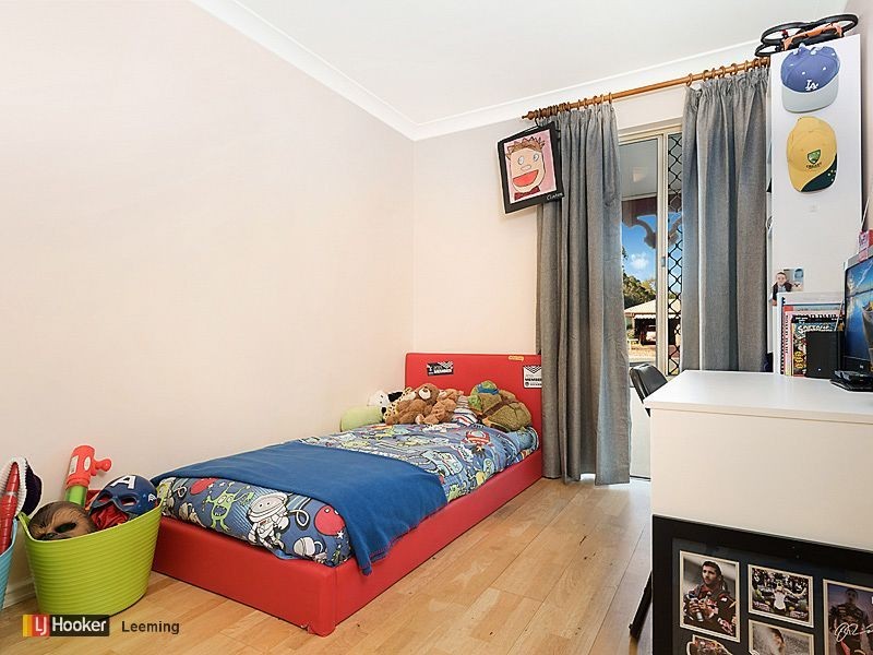 1 Gilchrist Avenue, Bibra Lake WA 6163