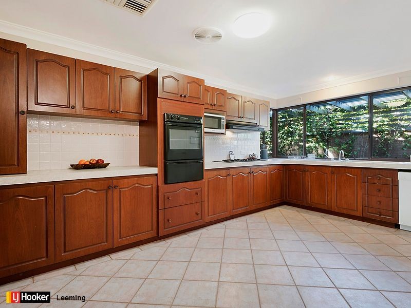 9 Keys Court, Leeming WA 6149