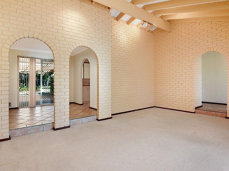 4 Ashton Place, Leeming WA 6149