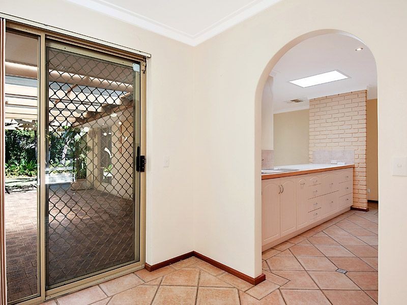 4 Ashton Place, Leeming WA 6149
