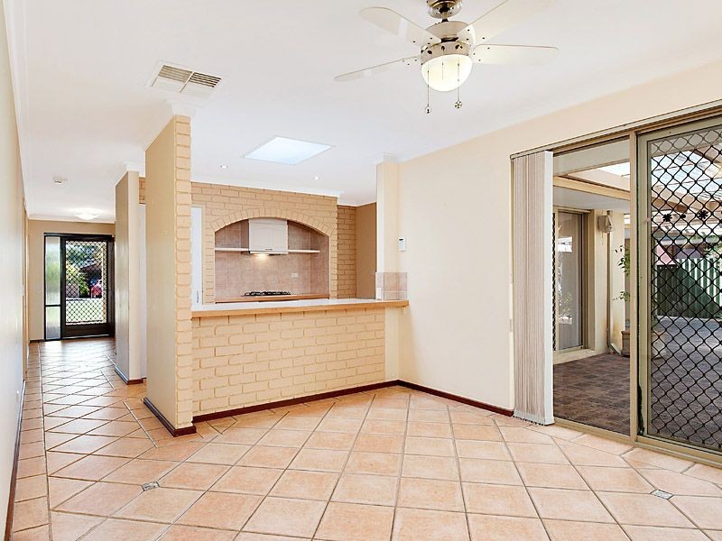 4 Ashton Place, Leeming WA 6149