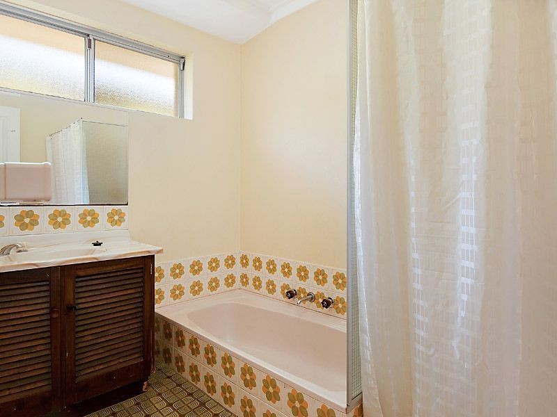 4 Ashton Place, Leeming WA 6149