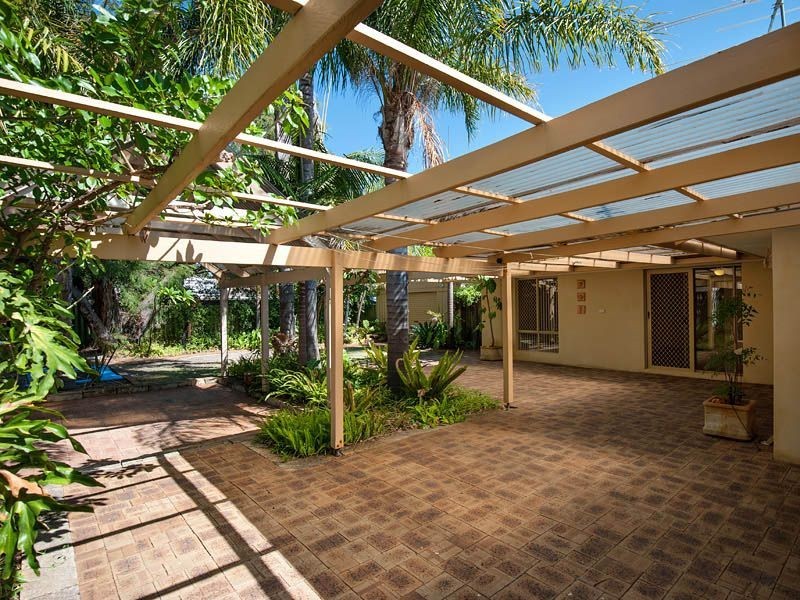 4 Ashton Place, Leeming WA 6149
