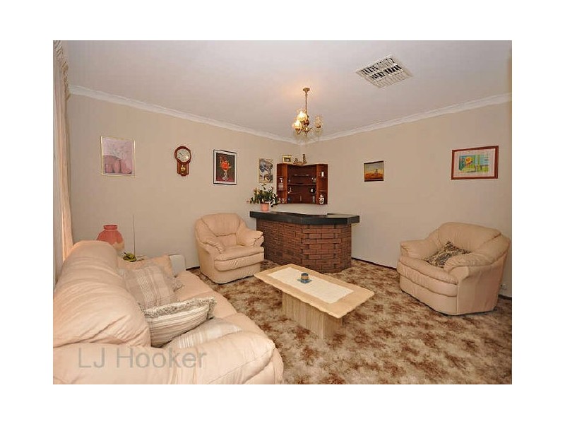8 Rolland Court, Leeming WA 6149