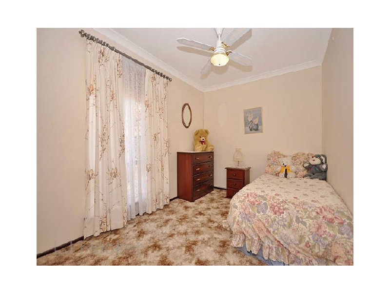 8 Rolland Court, Leeming WA 6149
