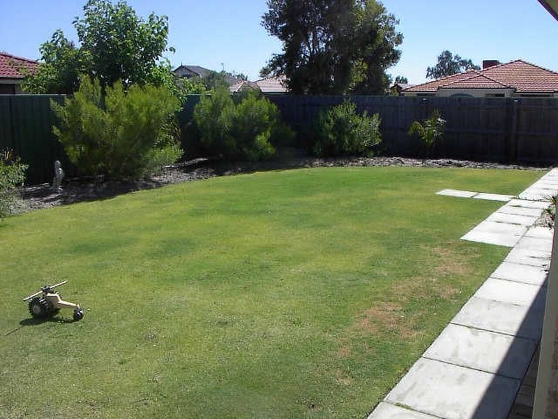 2 Charm Way, Atwell WA 6164