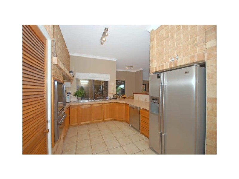 8 Brice Close, Leeming WA 6149