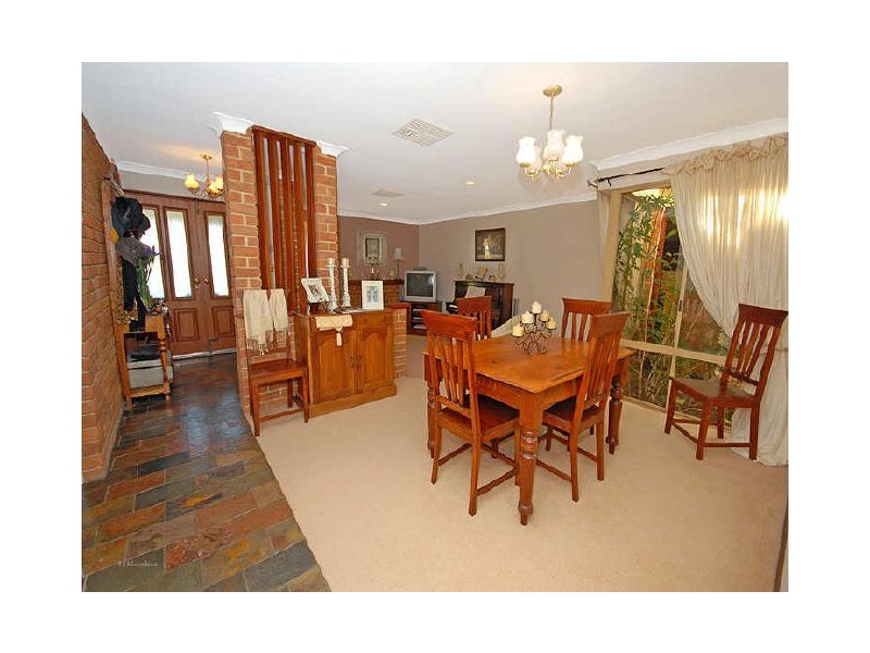 4 Harrington Crescent, Leeming WA 6149