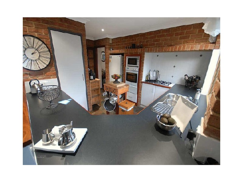 4 Harrington Crescent, Leeming WA 6149