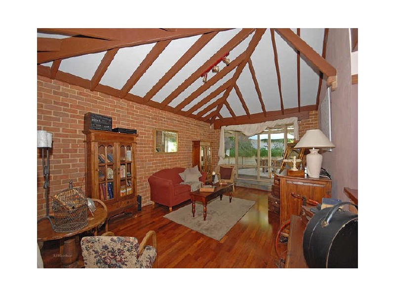 4 Harrington Crescent, Leeming WA 6149
