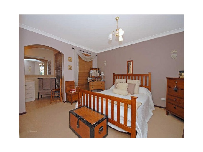 4 Harrington Crescent, Leeming WA 6149