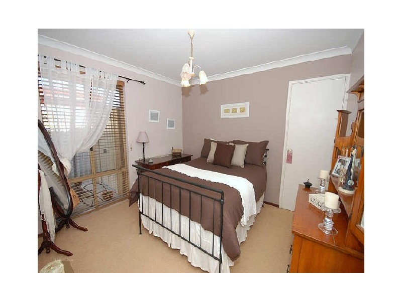 4 Harrington Crescent, Leeming WA 6149