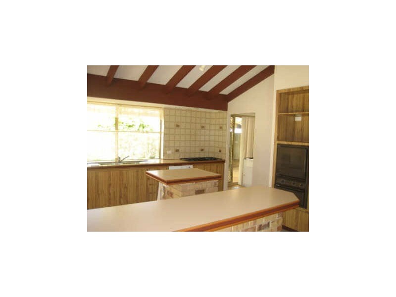 6 Bluebell Way, Bibra Lake WA 6163