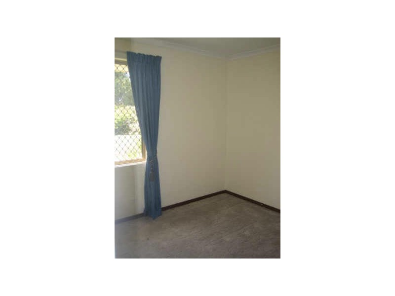 6 Bluebell Way, Bibra Lake WA 6163