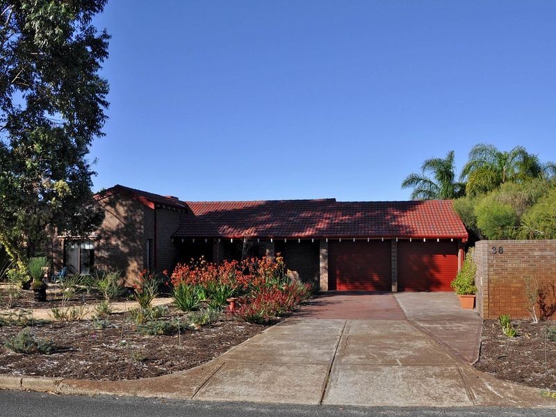 38 Matthew Avenue, Leeming WA 6149