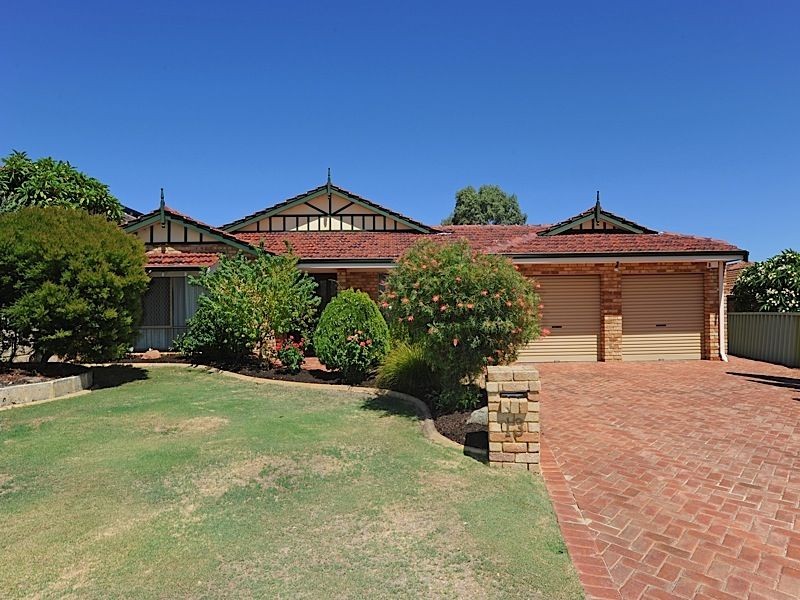 13 Sierra Chase, Leeming WA 6149