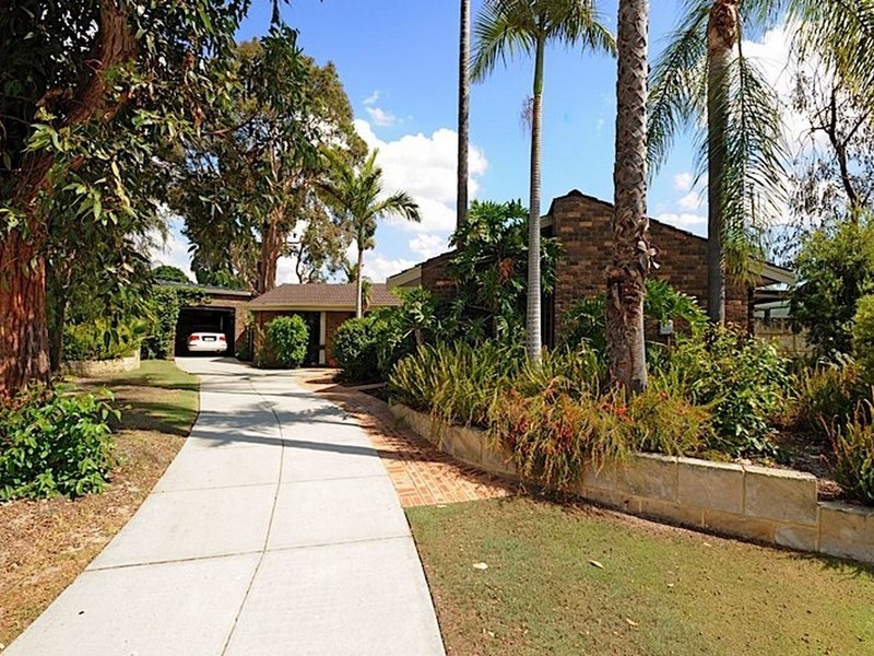 10 Krugger Place, Leeming WA 6149