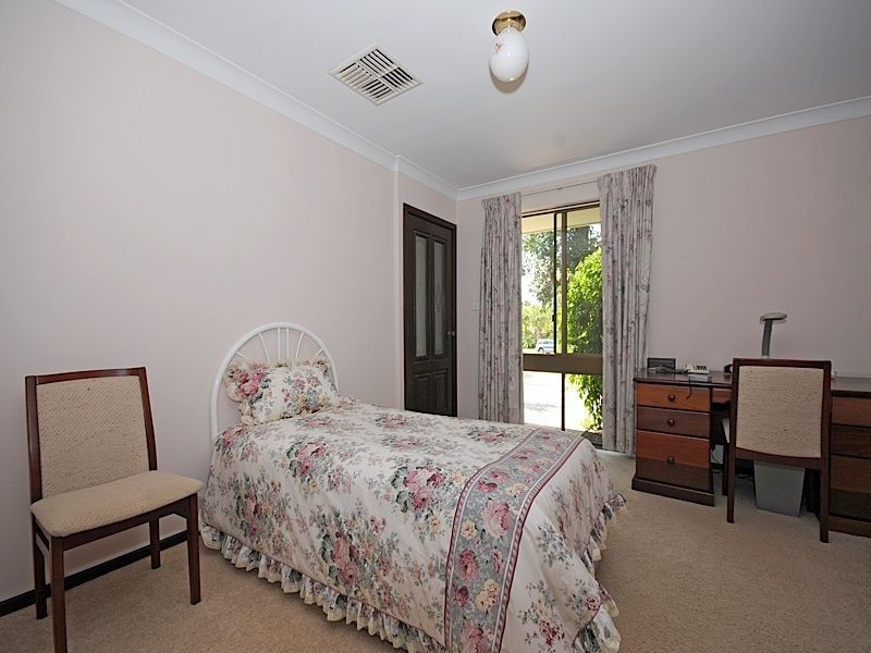 10 Krugger Place, Leeming WA 6149