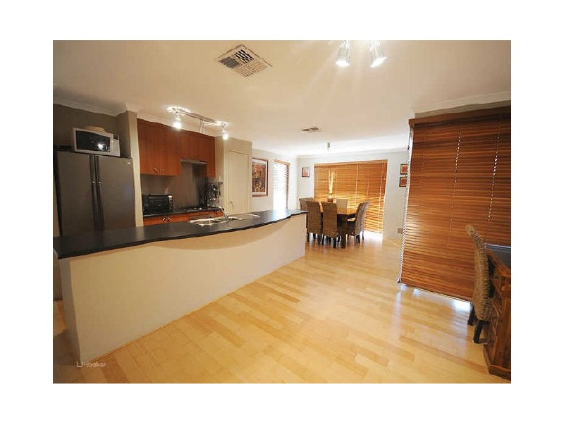 11 Karijini Close, Bibra Lake WA 6163