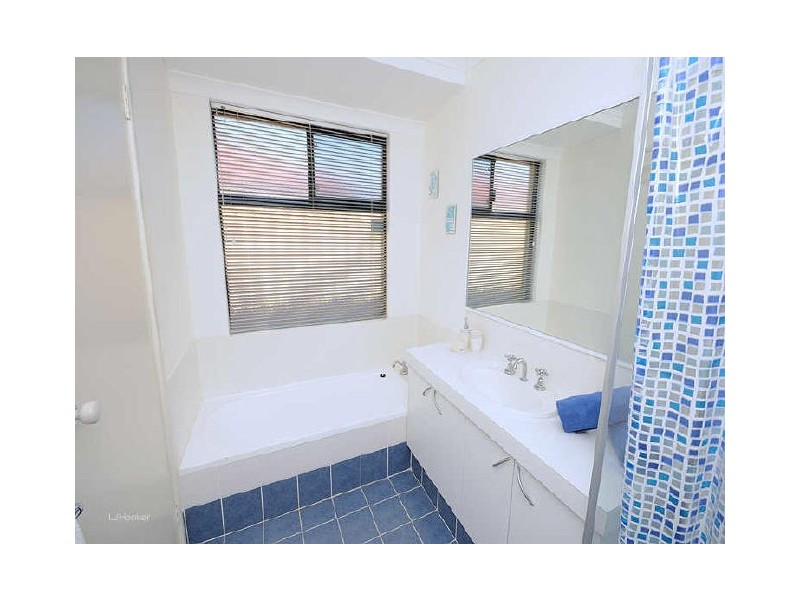 11 Karijini Close, Bibra Lake WA 6163