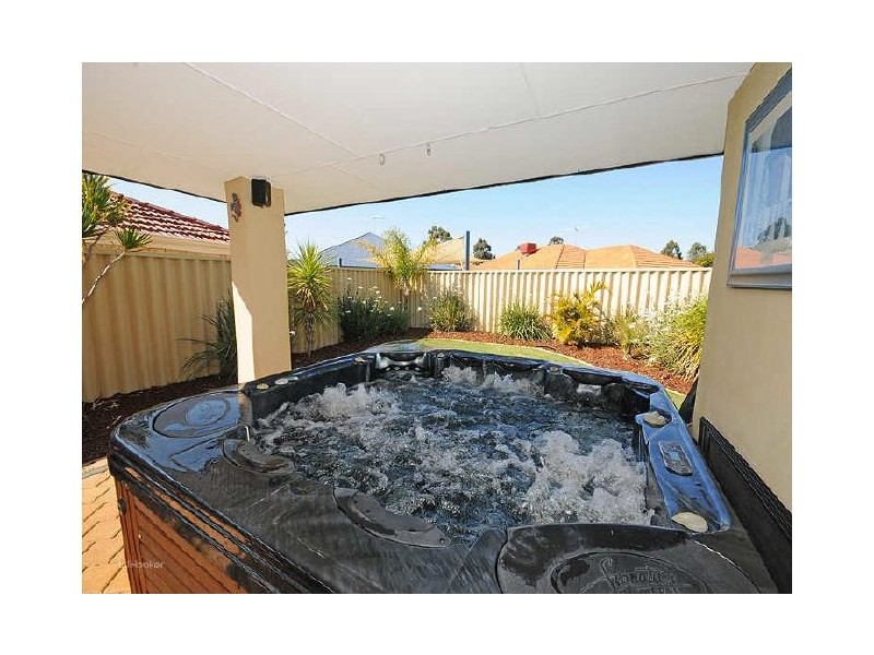 11 Karijini Close, Bibra Lake WA 6163